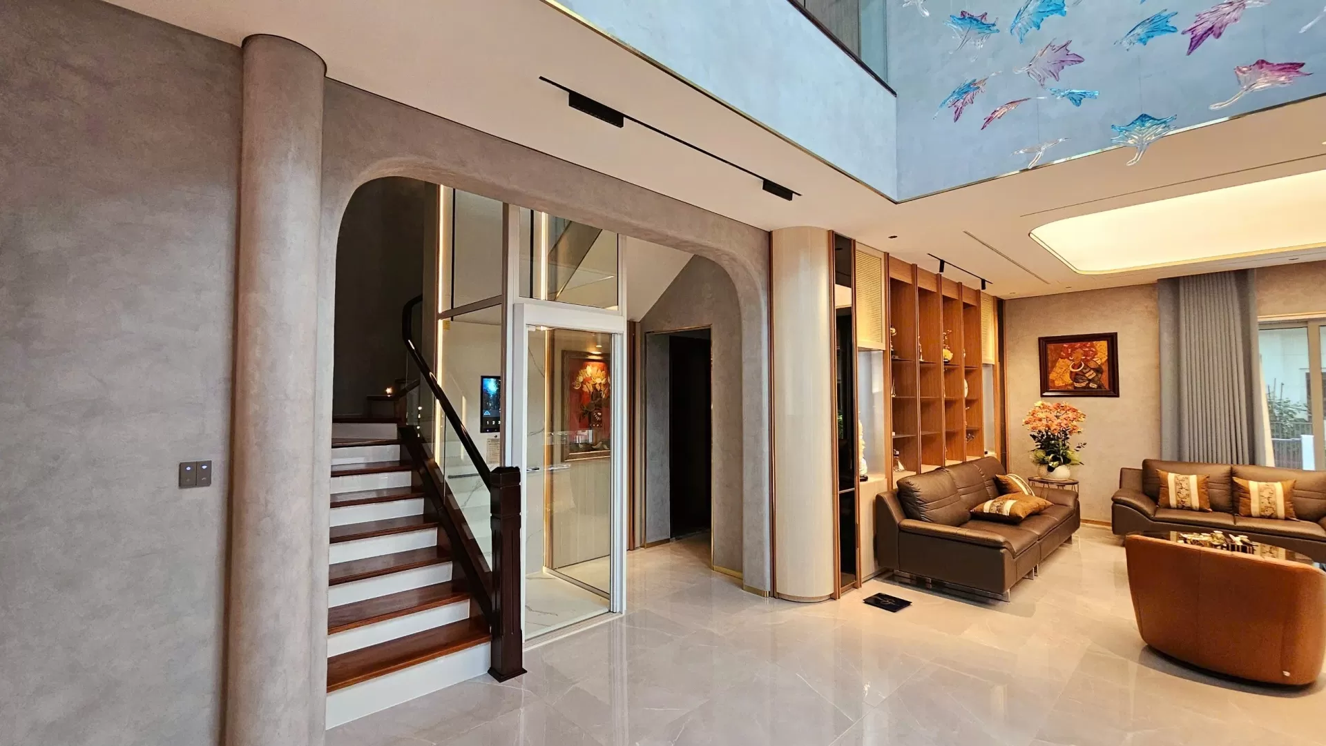 Thang máy Huy Hoàng Luxury